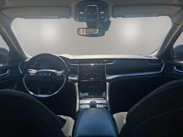 2022 Jeep Grand Cherokee L Laredo 4x4
