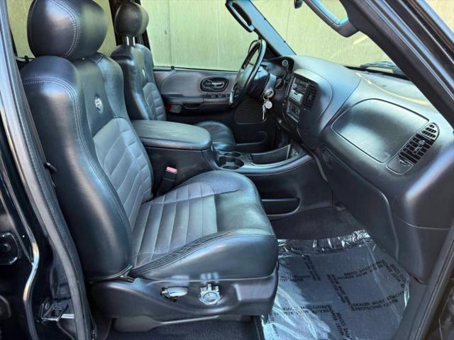 2002 Ford F-150 LARIAT