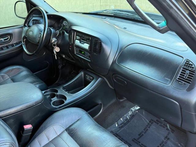 2002 Ford F-150 LARIAT