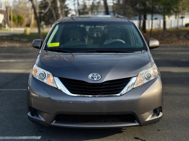 2014 Toyota Sienna LE
