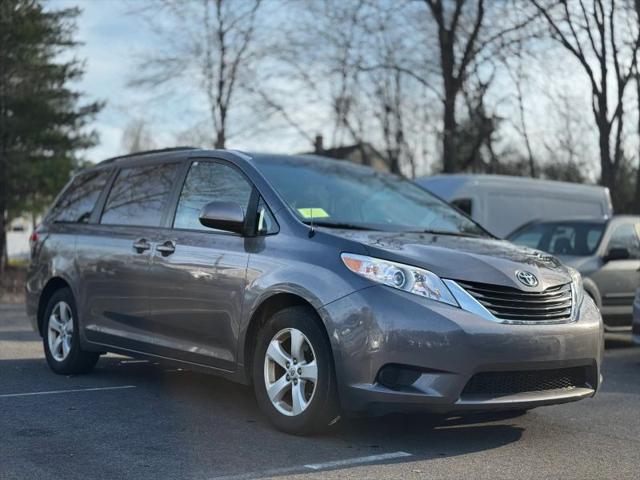 2014 Toyota Sienna LE