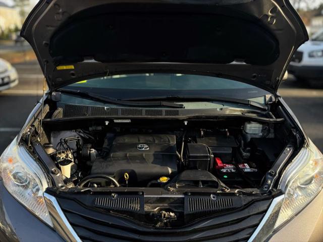 2014 Toyota Sienna LE