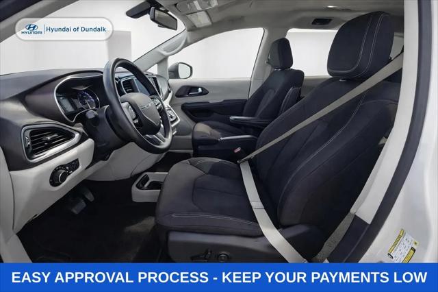 2022 Chrysler Voyager LX