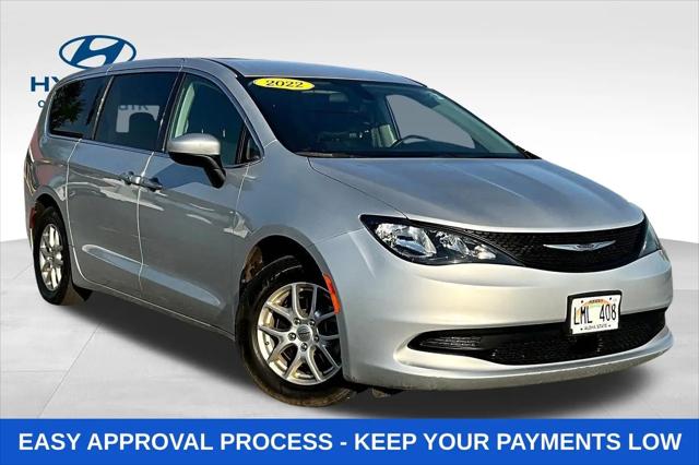2022 Chrysler Voyager LX