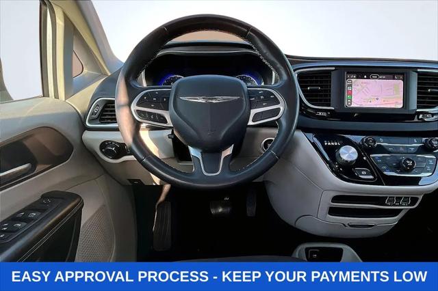 2022 Chrysler Voyager LX