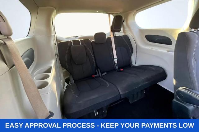 2022 Chrysler Voyager LX