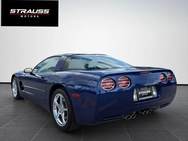 2004 Chevrolet Corvette Base