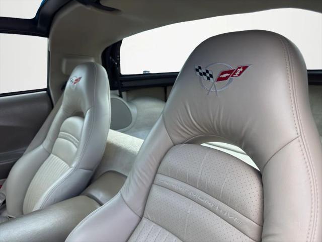 2004 Chevrolet Corvette Base