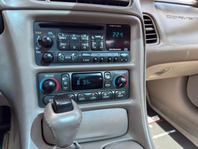 2004 Chevrolet Corvette Base