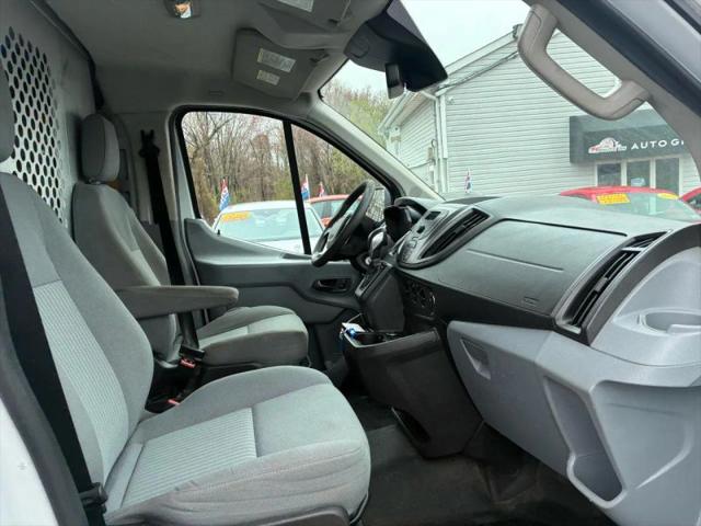 2016 Ford Transit w/60/40 Side Door w/RWB