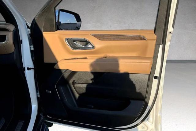 2023 Chevrolet Suburban 4WD Premier