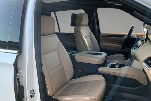 2023 Chevrolet Suburban 4WD Premier