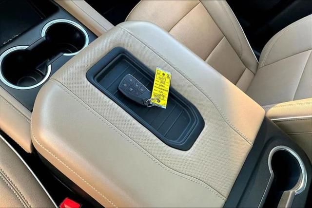 2023 Chevrolet Suburban 4WD Premier