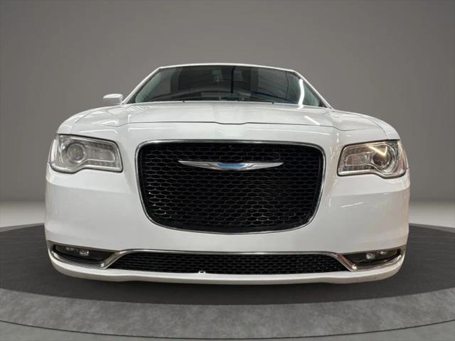 2017 Chrysler 300 Limited AWD