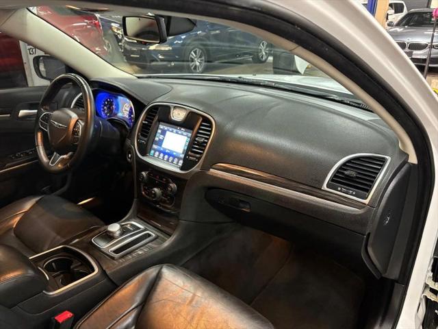 2017 Chrysler 300 Limited AWD