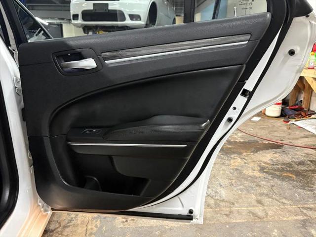 2017 Chrysler 300 Limited AWD