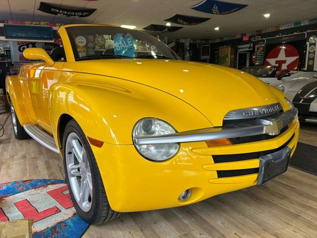 2004 Chevrolet SSR Base