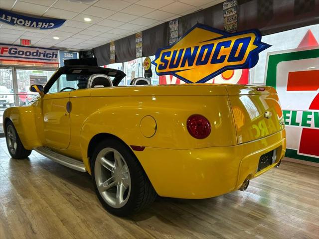 2004 Chevrolet SSR Base