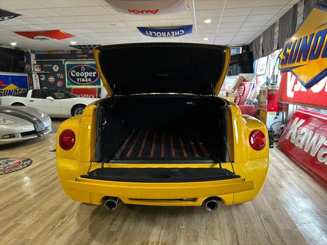2004 Chevrolet SSR Base