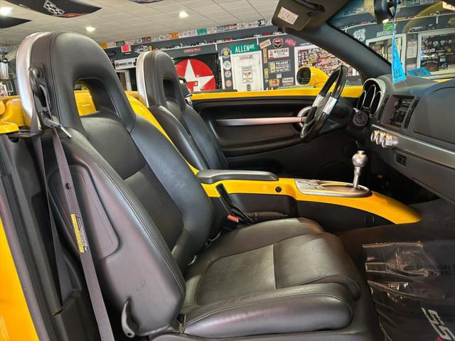2004 Chevrolet SSR Base