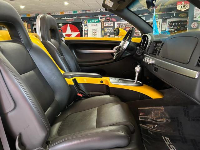 2004 Chevrolet SSR Base