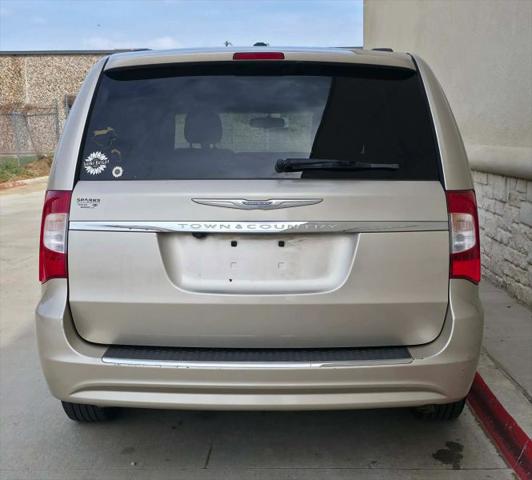 2014 Chrysler Town & Country Touring