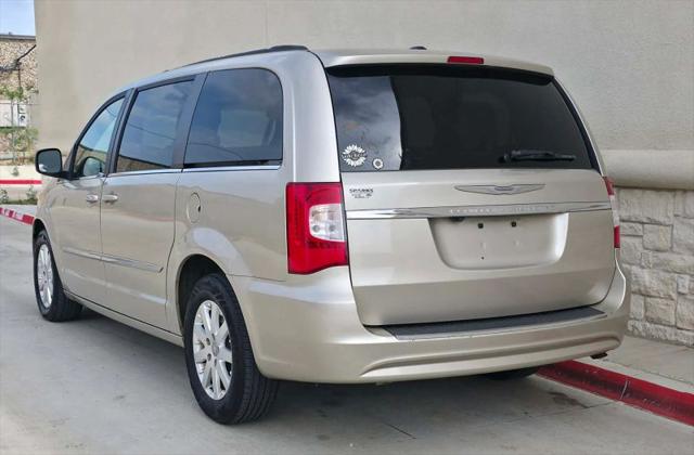 2014 Chrysler Town & Country Touring