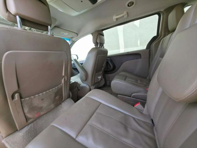2014 Chrysler Town & Country Touring