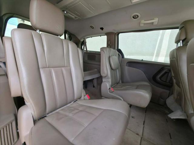2014 Chrysler Town & Country Touring