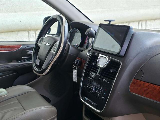 2014 Chrysler Town & Country Touring