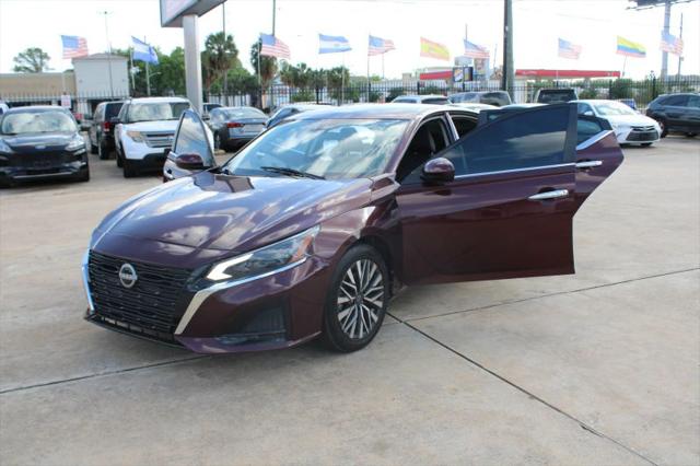 2023 Nissan Altima SV FWD