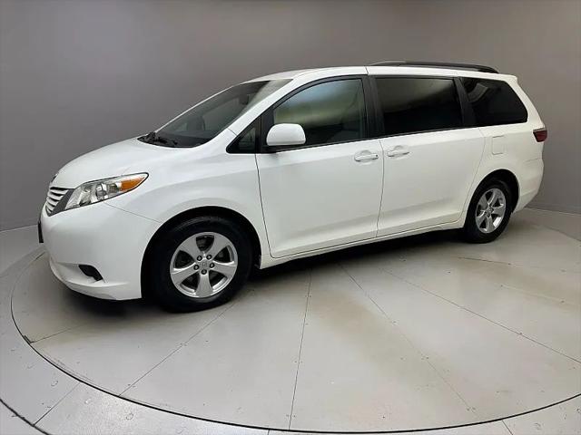 2017 Toyota Sienna LE 8 Passenger for sale in Naugatuck, CT