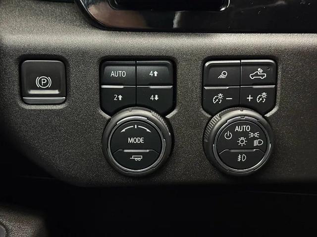 2023 Chevrolet Silverado 1500 4WD Crew Cab Short Bed High Country