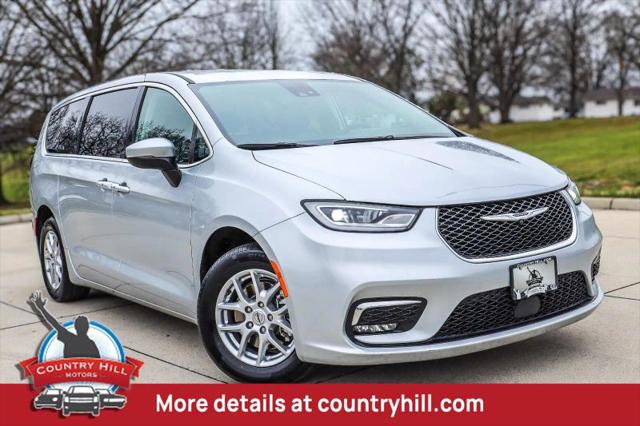 2023 Chrysler Pacifica Touring L for sale in Merriam, KS