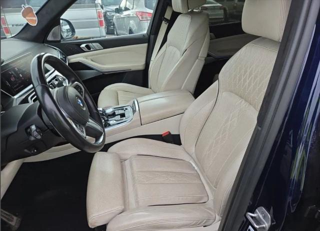 2021 BMW X7 M50i