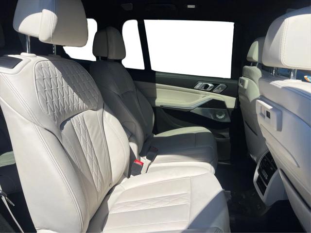 2021 BMW X7 M50i