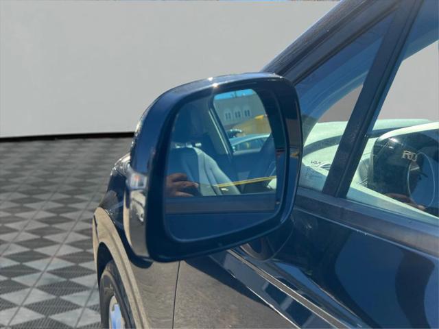 2022 Kia Carnival MPV LX Seat Package