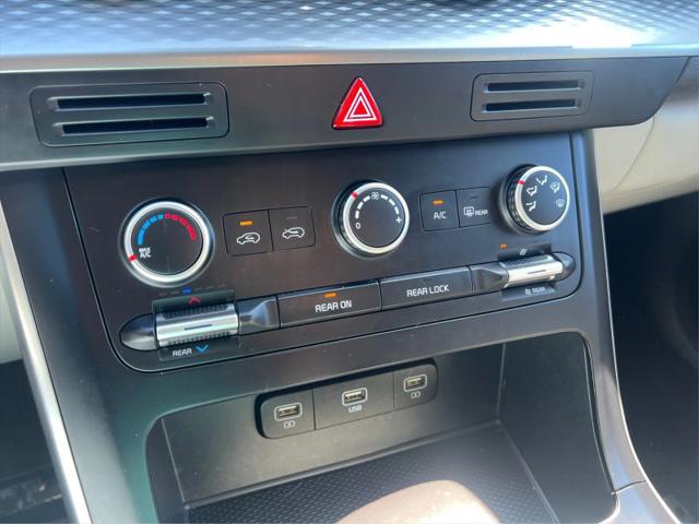 2022 Kia Carnival MPV LX Seat Package