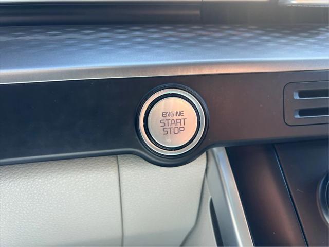 2022 Kia Carnival MPV LX Seat Package