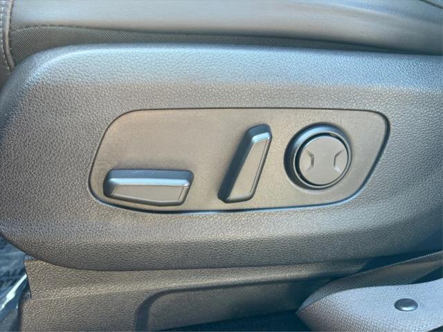 2022 Kia Carnival MPV LX Seat Package