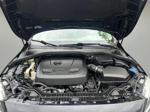 2018 Volvo V60 Cross Country T5