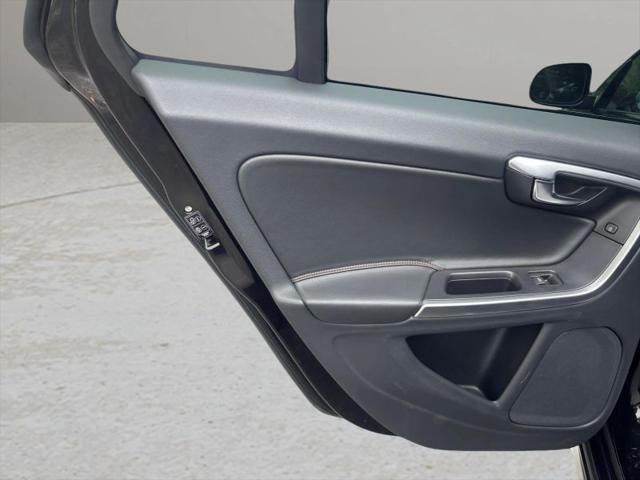 2018 Volvo V60 Cross Country T5
