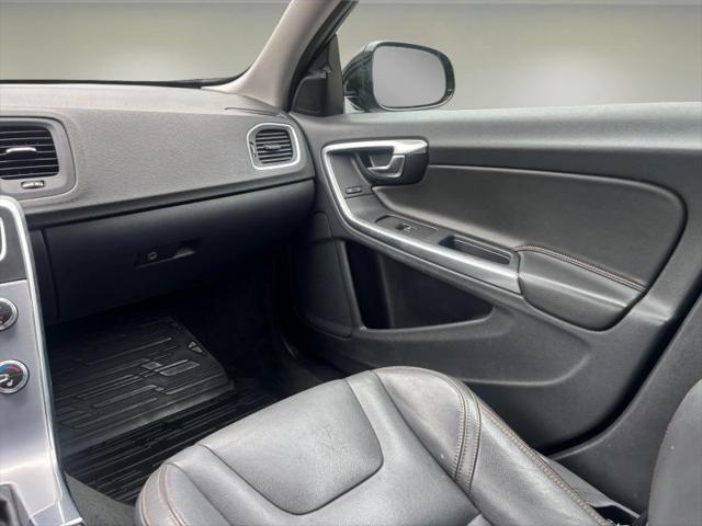 2018 Volvo V60 Cross Country T5