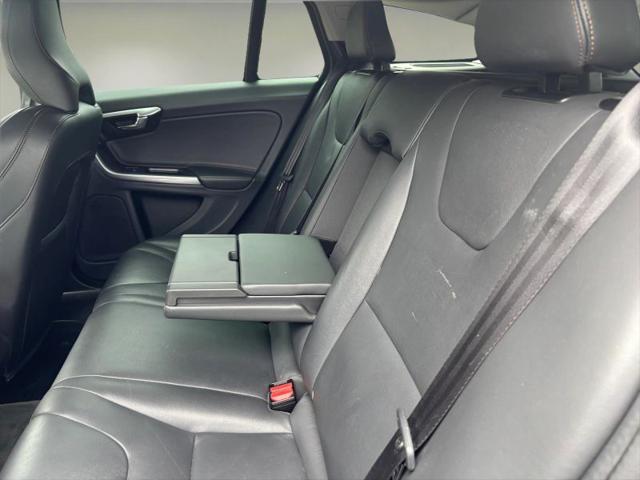 2018 Volvo V60 Cross Country T5