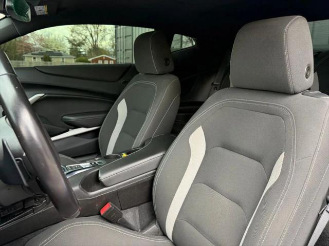 2022 Chevrolet Camaro RWD Coupe 1LT