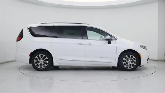 2023 Chrysler Pacifica Hybrid Pinnacle