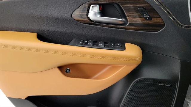 2023 Chrysler Pacifica Hybrid Pinnacle