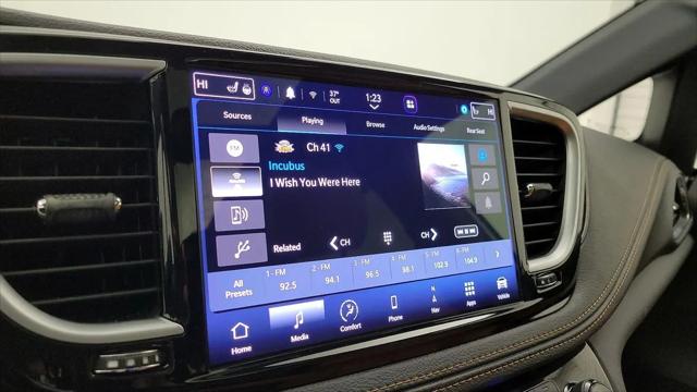 2023 Chrysler Pacifica Hybrid Pinnacle