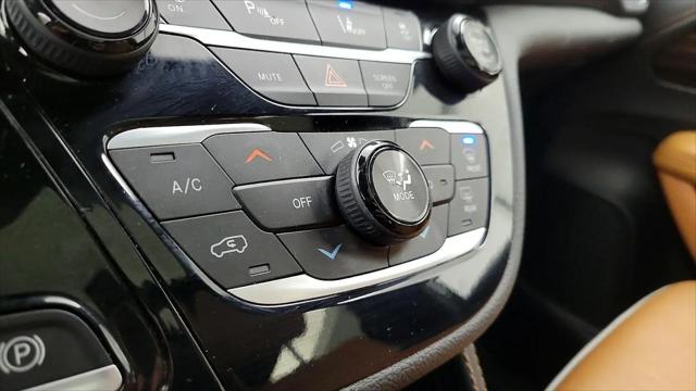 2023 Chrysler Pacifica Hybrid Pinnacle