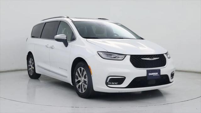 2023 Chrysler Pacifica Hybrid Pinnacle for sale in Maple Shade, NJ